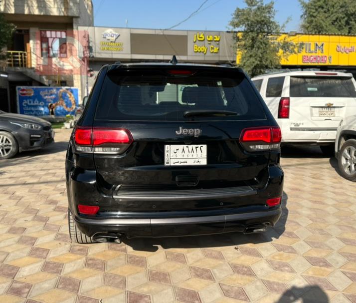 جیپ گراند شیرۆکی
